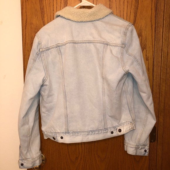 Levi’s Sherpa Jean Jacket - Picture 4 of 8